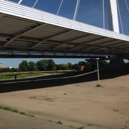 Utrecht PRINS CLAUS brug Utrecht Netten in de brugkelders tegen vogel overlast Kusters netten Utrecht