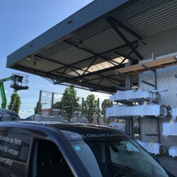 DIDAM Kusters vlamvertragende netten onder luifel